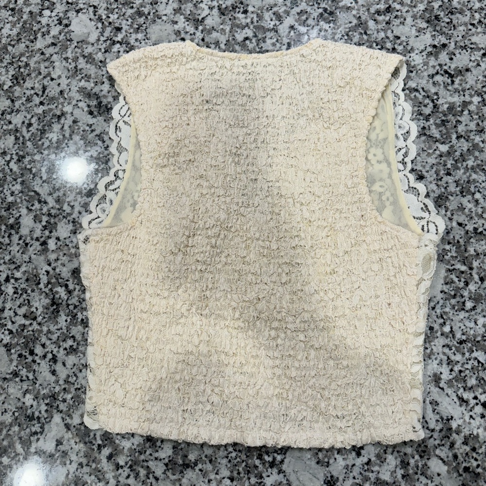 Express lace V-neck tank. Gently used. Size small.